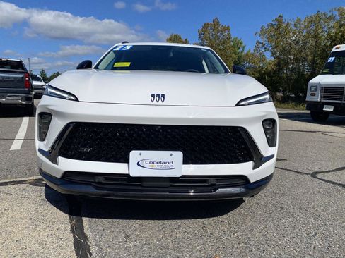 Used 2025 Buick Envision Sport Touring image 2