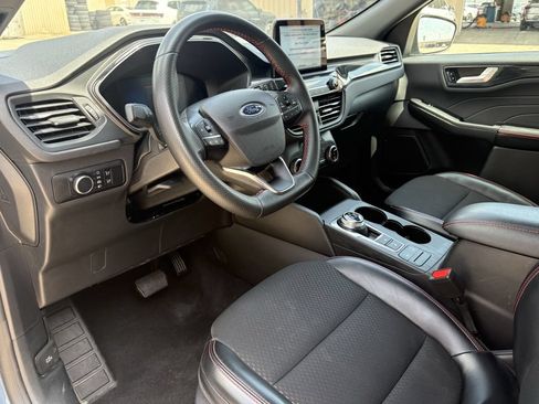 Used 2025 Ford Escape ST-Line FWD image 14