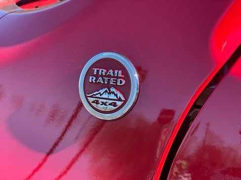 Used 2019 Jeep Renegade Trailhawk w/ Cold Weather Group II AWD/4WD image 30