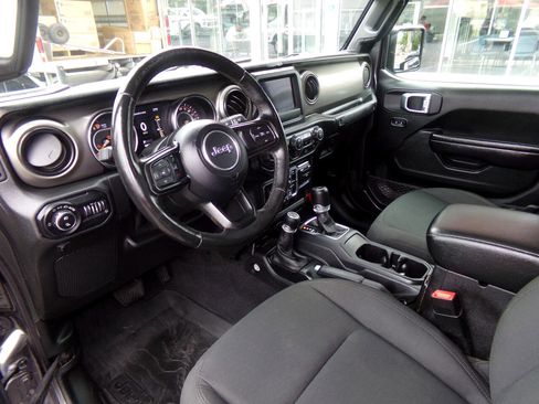 Used 2021 Jeep Gladiator Sport image 12