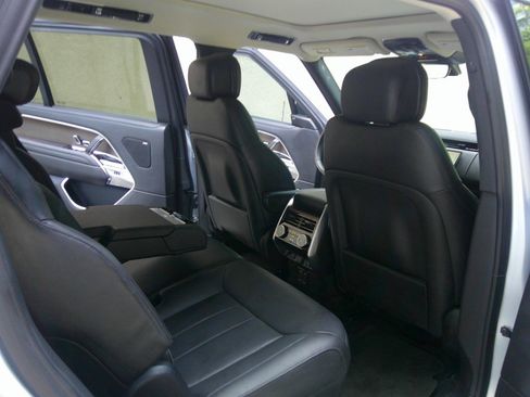 Used 2024 Land Rover Range Rover Long Wheelbase SE AWD/4WD image 51