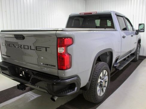 Used 2024 Chevrolet Silverado 2500 Custom w/ Custom Value Package image 6