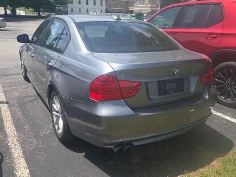 Used 2010 BMW 328i xDrive Sedan AWD/4WD image 3