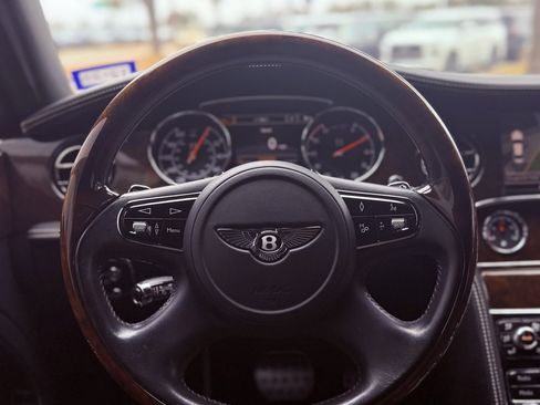 Used 2014 Bentley Mulsanne image 18