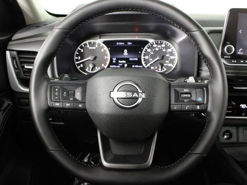 Certified 2025 Nissan Rogue SV image 10