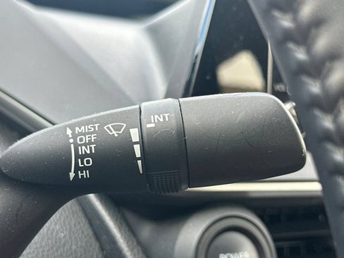 Used 2023 Toyota Prius LE FWD image 37