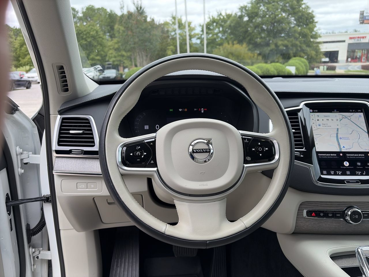 Used 2023 Volvo XC90 T8 Ultimate AWD/4WD image 21