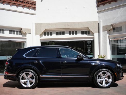 New 2025 Bentley Bentayga image 5