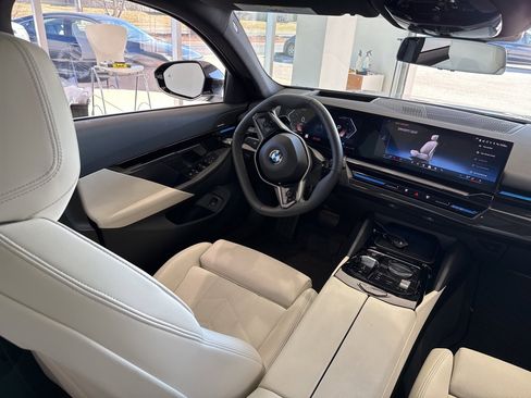 Used 2025 BMW 530i xDrive w/ Premium Package image 46