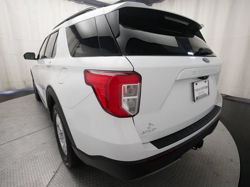 Used 2022 Ford Explorer XLT AWD/4WD image 34