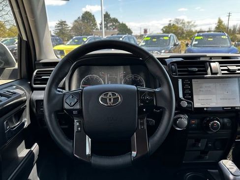 Used 2022 Toyota 4Runner TRD Off-Road AWD/4WD image 16