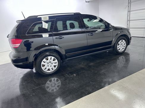 Used 2019 Dodge Journey SE FWD image 15