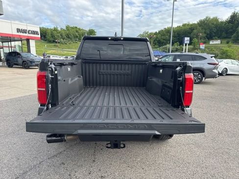 Used 2024 Toyota Tacoma Limited w/ Limited Package (LT) AWD/4WD image 18