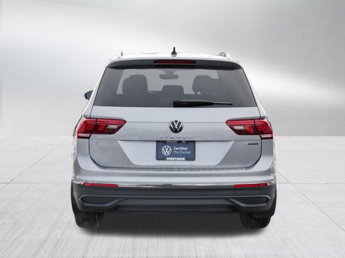 Certified 2024 Volkswagen Tiguan SE image 6