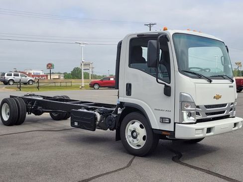 New 2024 Chevrolet Low Cab Forward 5500XD image 2