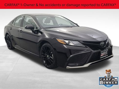 Used 2024 Toyota Camry XSE image 3