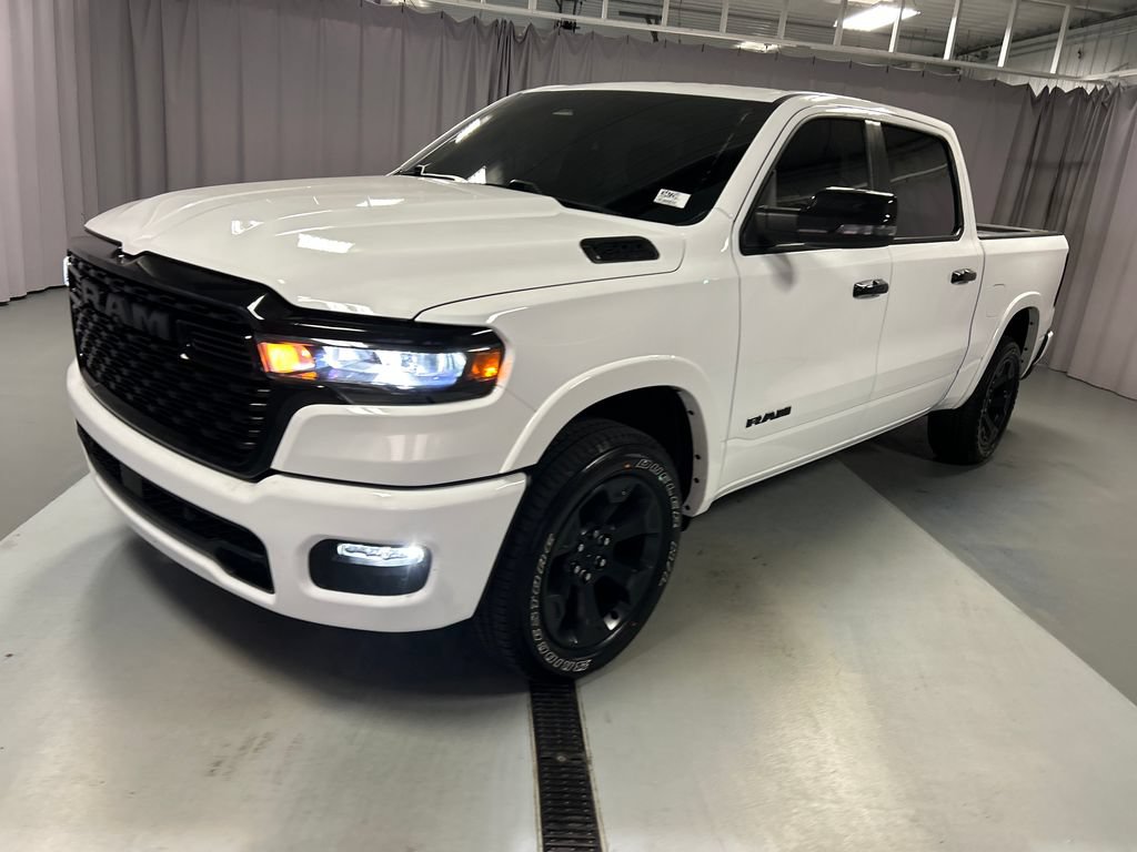 Used 2025 RAM 1500 Big Horn AWD/4WD image 3
