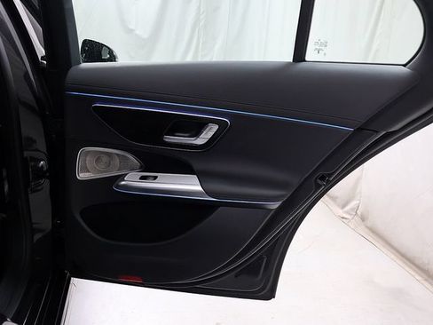 Certified 2025 Mercedes-Benz E 350 4MATIC Sedan image 31