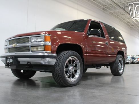 Used 1998 Chevrolet Tahoe 4WD 2-Door w/ Preferred Equipment Group 2 image 24