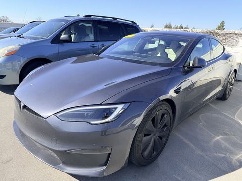 Used 2022 Tesla Model S image 1