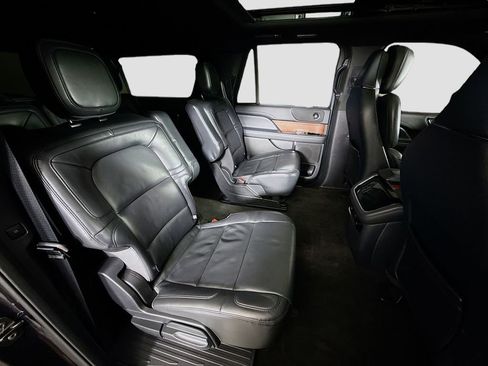 Used 2022 Lincoln Navigator L Reserve image 29