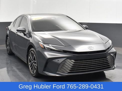 Used 2025 Toyota Camry XLE AWD/4WD image 1