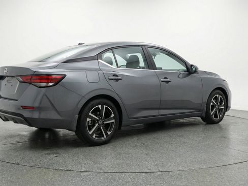 Used 2025 Nissan Sentra SV FWD image 9