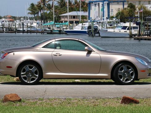 Used 2005 Lexus SC 430 Convertible image 7