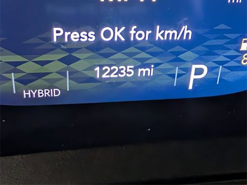 Used 2025 Jeep Wrangler Unlimited Sahara w/ Safety Group image 17