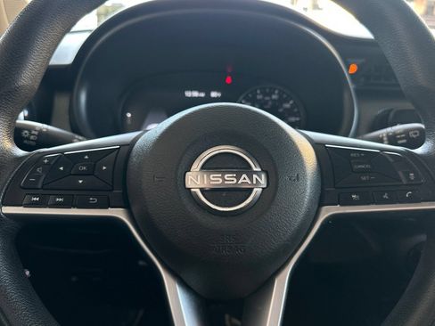 Used 2022 Nissan Kicks SV w/ Interior Electronics Package FWD image 22