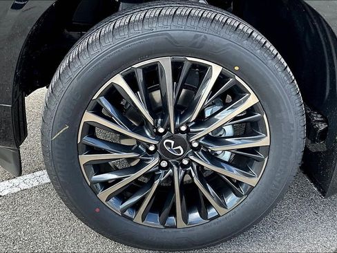 New 2026 INFINITI QX80 Autograph w/ Premium Cargo Package image 17