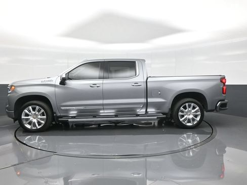 Used 2025 Chevrolet Silverado 1500 High Country w/ High Country Premium Package AWD/4WD image 4