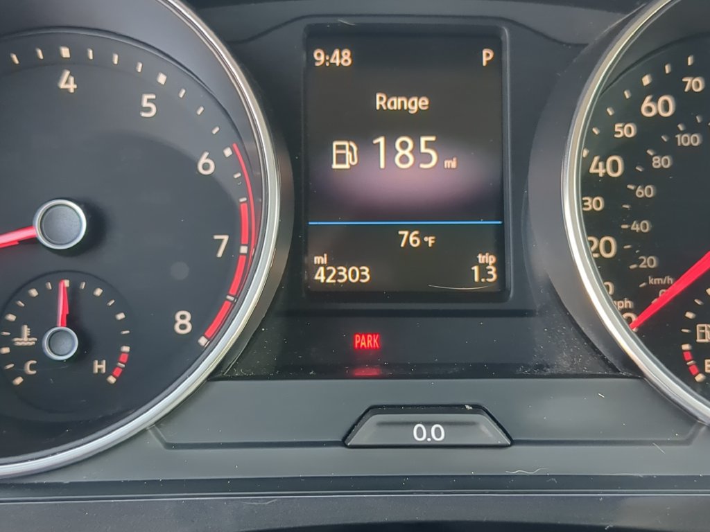 Used 2018 Volkswagen Tiguan SE w/ Panoramic Sunroof Package FWD image 34
