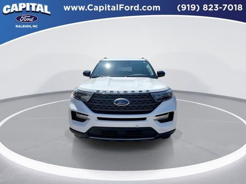 Used 2023 Ford Explorer XLT w/ Equipment Group 202A image 3