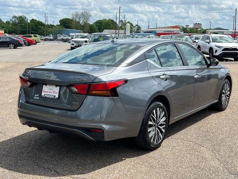 Used 2024 Nissan Altima 2.5 SV image 6