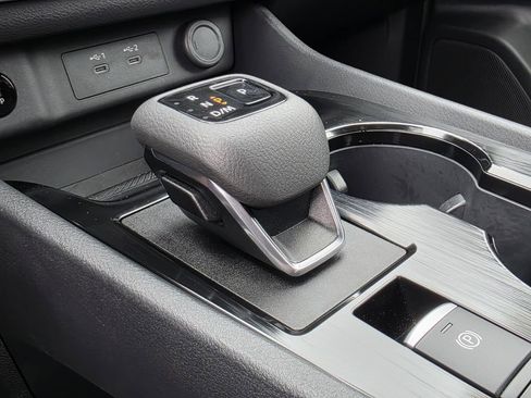 Used 2025 Nissan Rogue SV w/ SV Premium Package FWD image 23