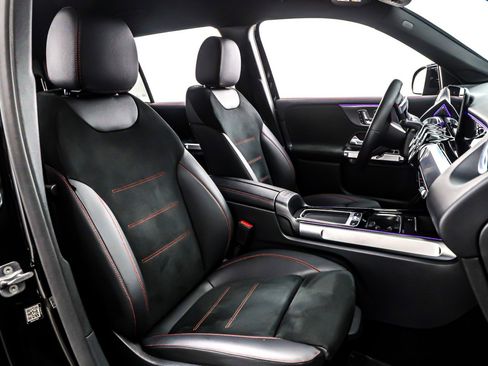 Used 2024 Mercedes-Benz GLB 250 image 6