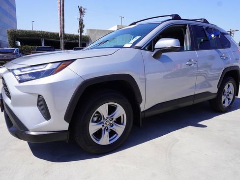 Certified 2023 Toyota RAV4 XLE w/ Convenience Package FWD image 4