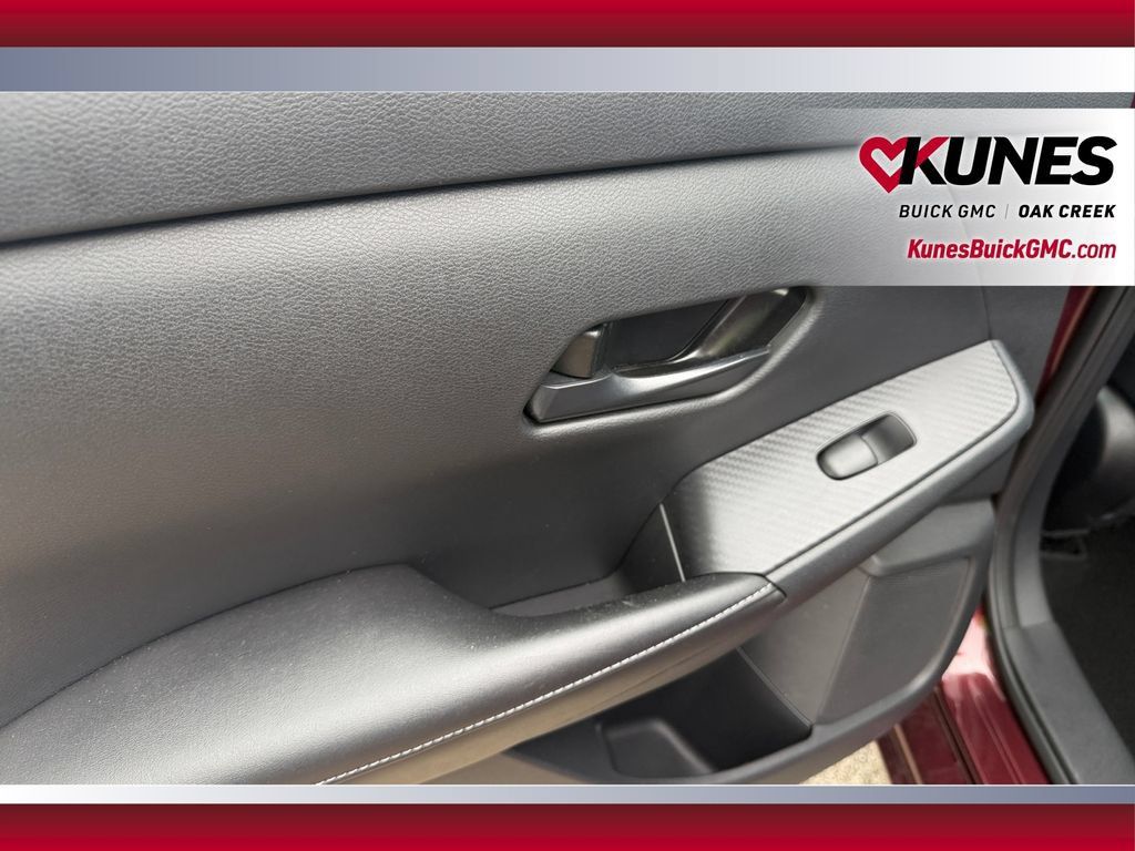 Used 2024 Nissan Sentra SV FWD image 32