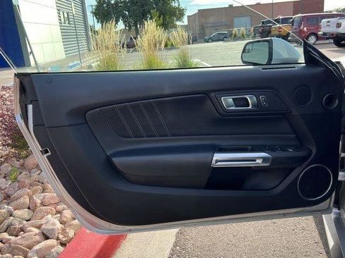 Used 2018 Ford Mustang Premium image 9