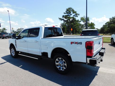 New 2026 Ford F250 Lariat w/ Chrome Package image 8