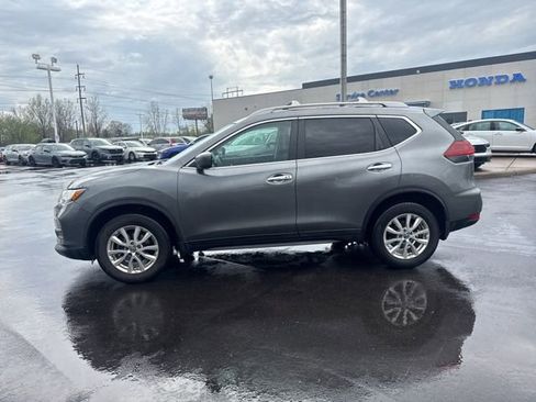 Used 2018 Nissan Rogue SV image 21
