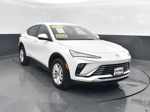 Used 2025 Buick Envista Preferred image 5