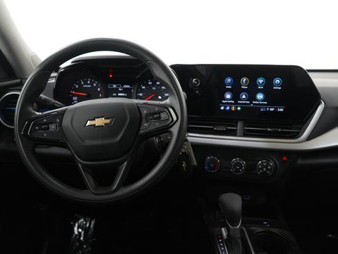 Used 2024 Chevrolet Trax LS image 13
