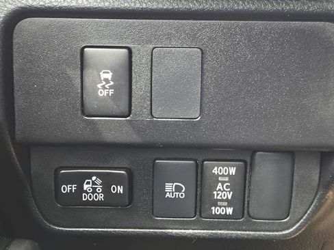 Used 2023 Toyota Tacoma TRD Off-Road w/ Technology Package image 26