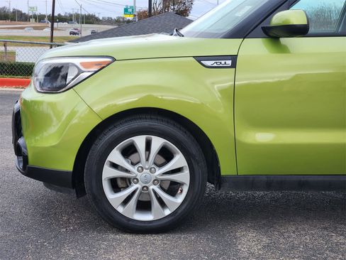 Used 2016 Kia Soul + image 8