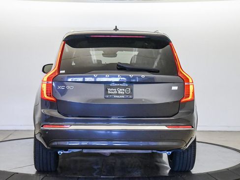 Certified 2024 Volvo XC90 T8 Core AWD/4WD image 3