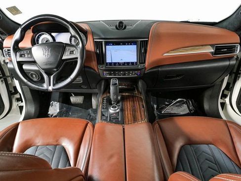 Used 2022 Maserati Levante GT AWD/4WD image 19