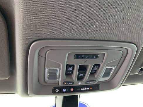 Used 2020 Chevrolet Silverado 1500 LT AWD/4WD image 25