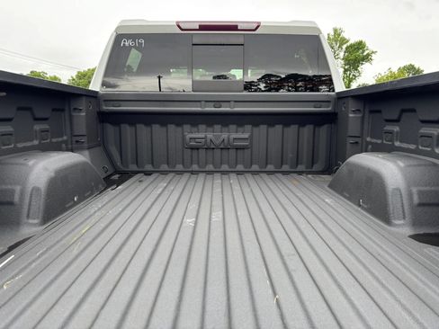 Used 2021 GMC Sierra 1500 SLT w/ SLT Premium Package AWD/4WD image 13